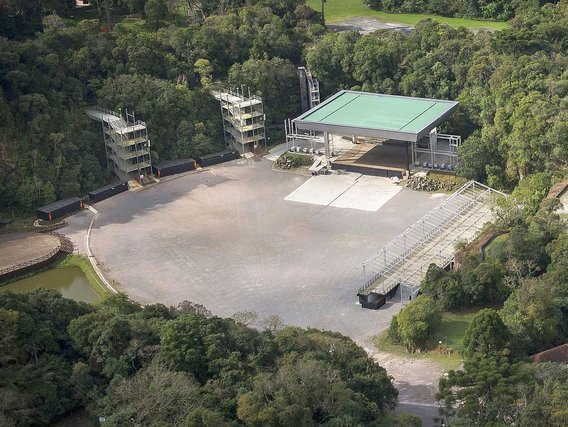 Palco da Pedreira Paulo Leminski, exemplo de fechamento de mina no Brasil