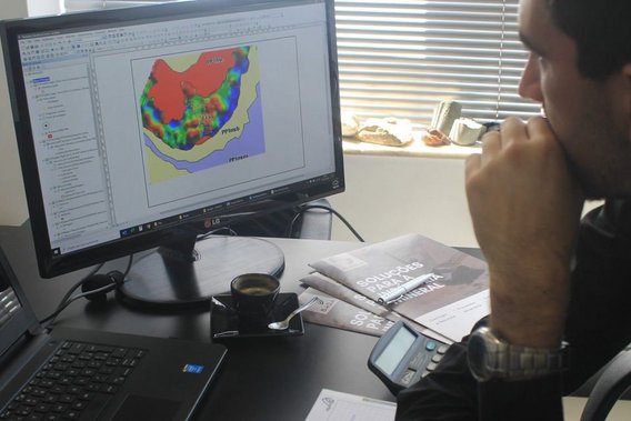 Geophysical methods in Mining