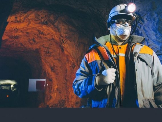 Mineiros em um túnel