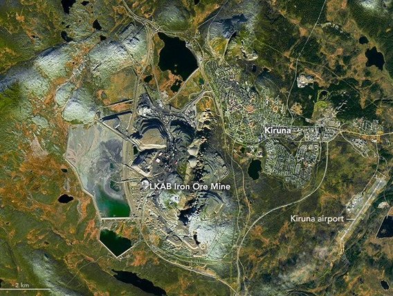 Kiruna, maior mina subterrânea de ferro. Fonte: NASA Earth Observatory.