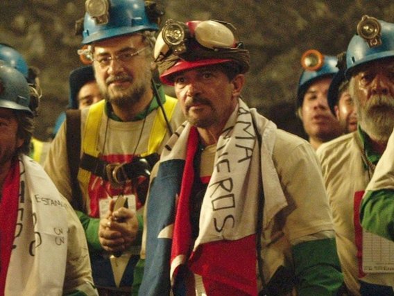 Imagem do filme “The 33” com o protagonista Antonio Banderas.