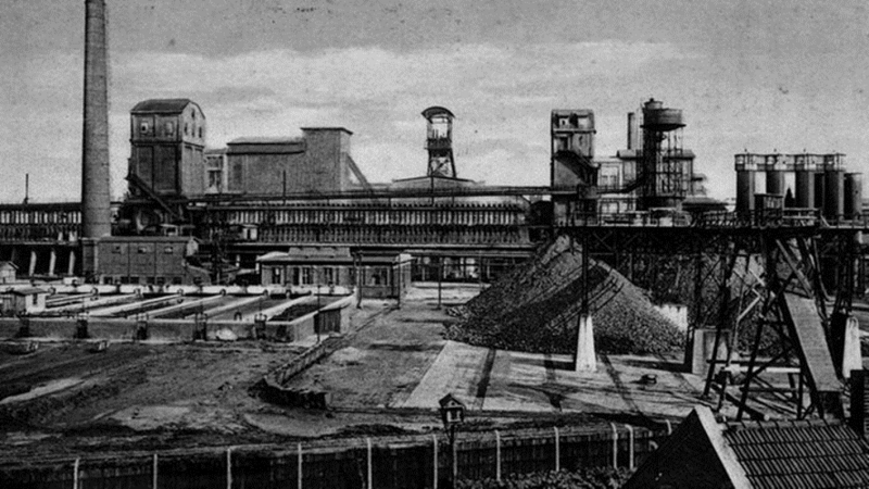 Miners working underground, around 1970 in the Zeche Zollverein Miners working underground, around 1970 in the Zeche Zollverein